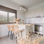 Amelia Luxury شقة نِكيانا